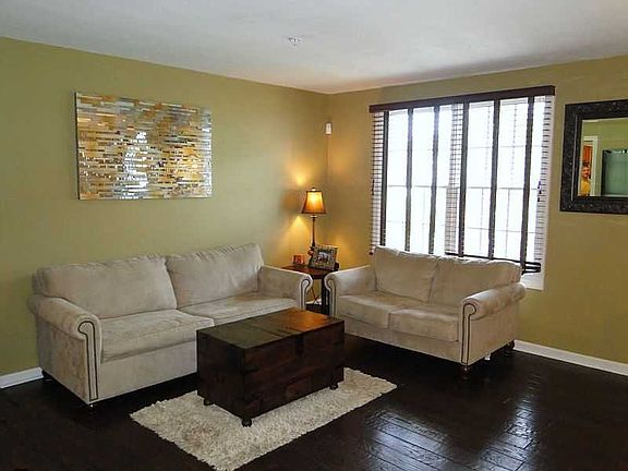 4th image of 1031 Bayberry Dr