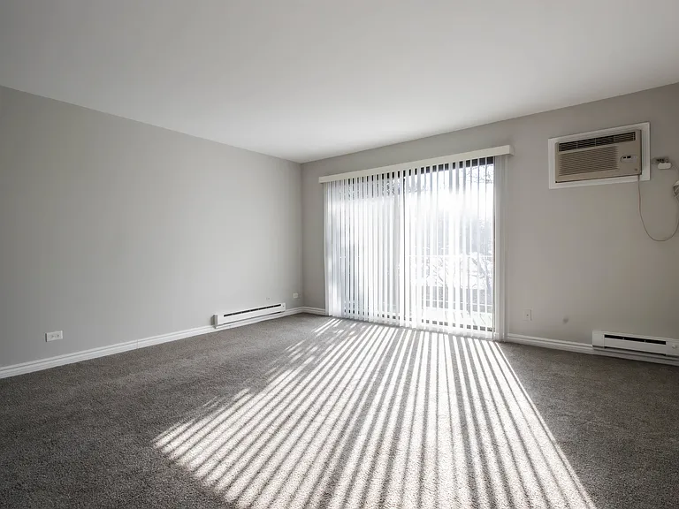 State Street Apartment — Photo 9