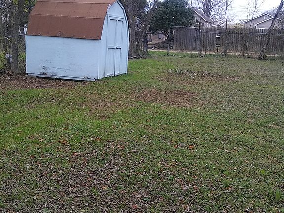 5th image of 2825 Burnett Ave