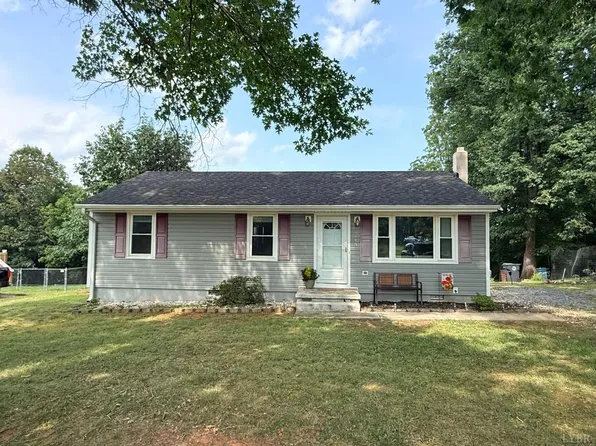 2145 McGhee St, Bedford, VA 24523