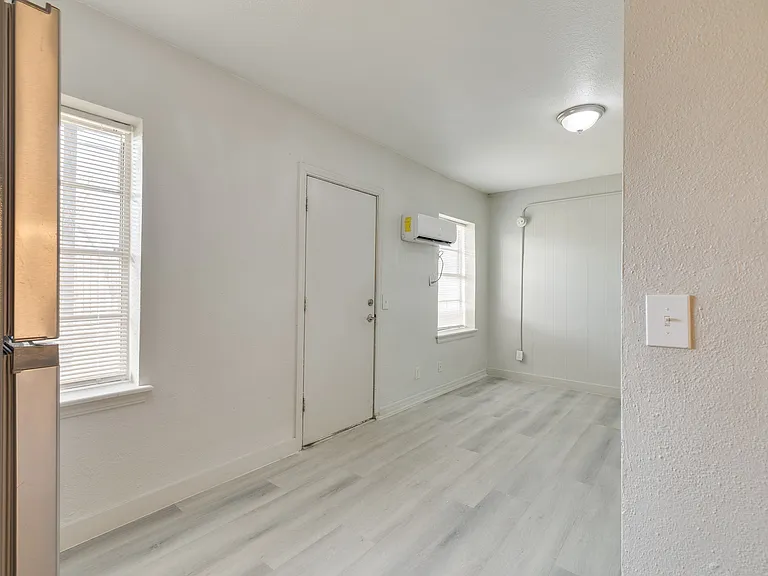 4701 NW 16th St #24 — Photo 13