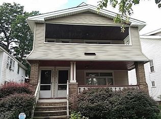 2084-2086 Lewis Dr, Lakewood, OH