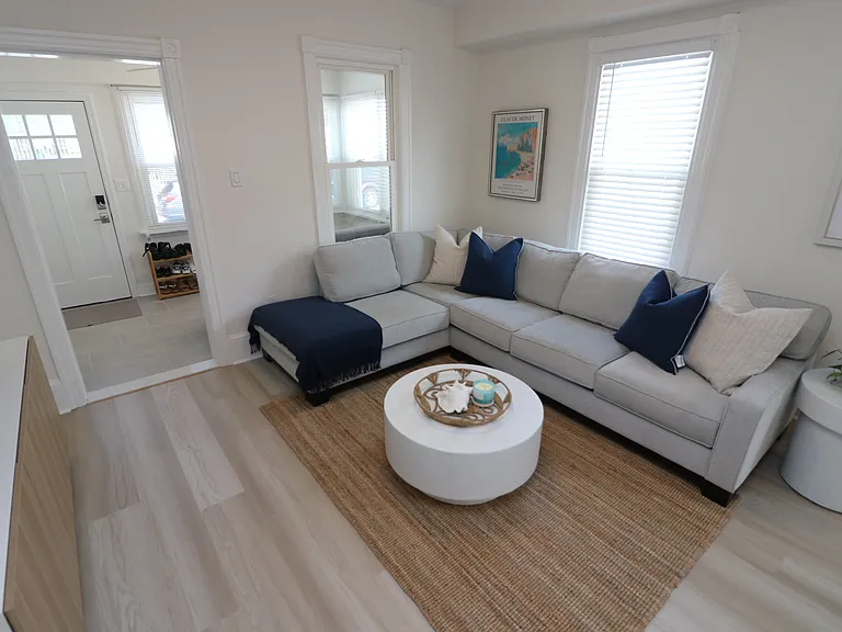 114 N Portland Ave #WINTER RENTAL — Photo 11