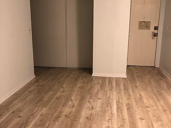 4th image of 920 S Hobart Blvd APT 105
