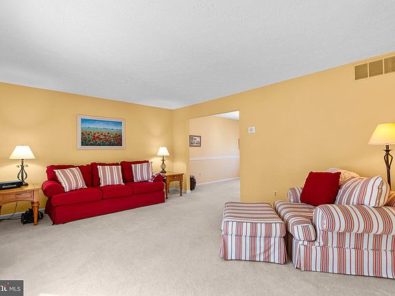 5th image of 8390 Armstrong Dr