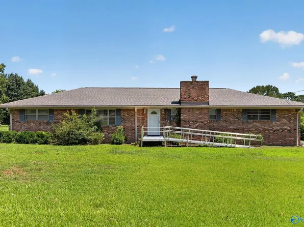 2130 Solitude Rd, Albertville, AL 35950