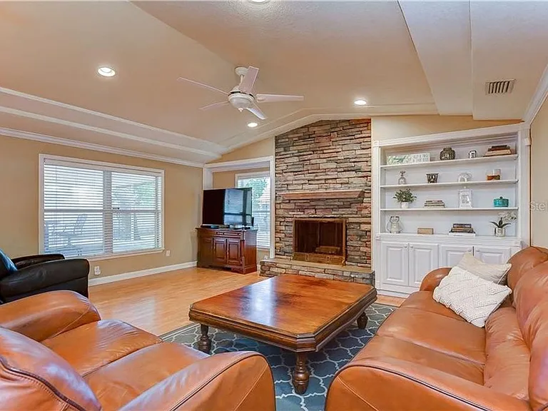 5121 Ellendale Ave — Photo 12
