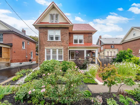 27 Rowe St, Oshawa, ON L1H 5P4