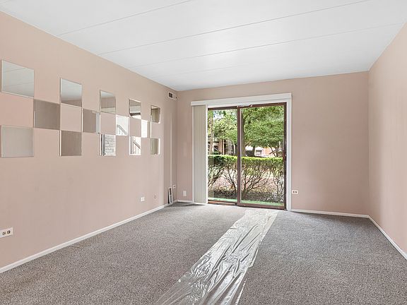 3rd image of 2815 Glenwood Lansing Rd APT 106