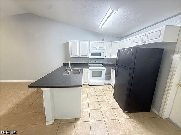 3rd image of 3950 Sunset Rd