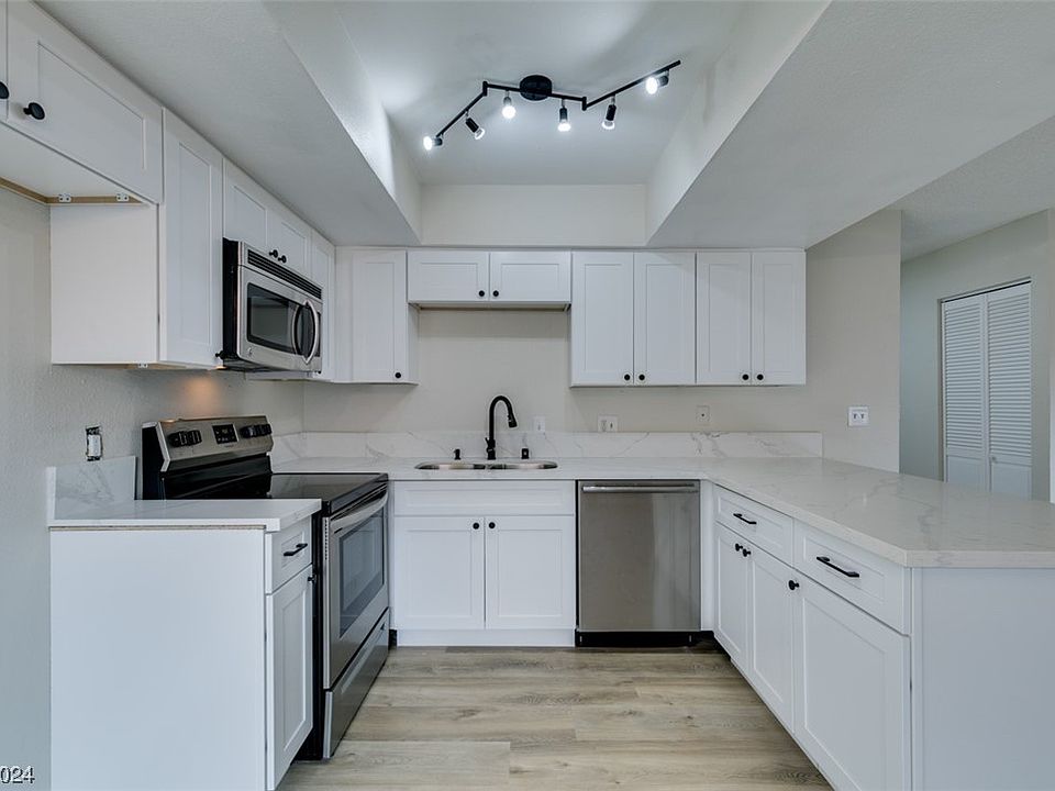 1st image of 4300 N Lamont St APT 247
