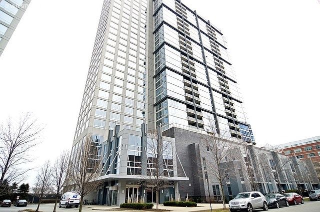 1st image of 1901 S Calumet Ave #607