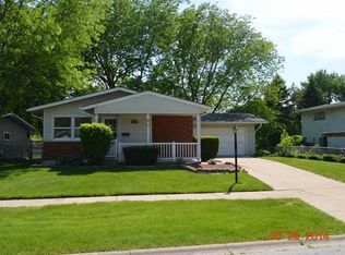 548 N Pleasant Dr, Glenwood, IL