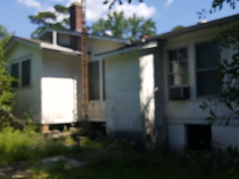 2nd image of 660 S Main St
