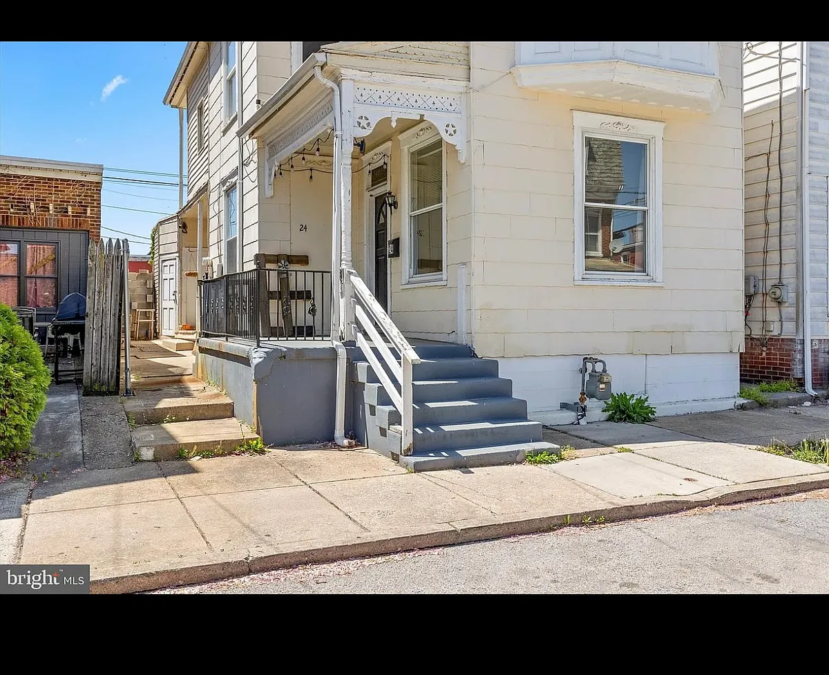 Building Photo - 24 N West St #1