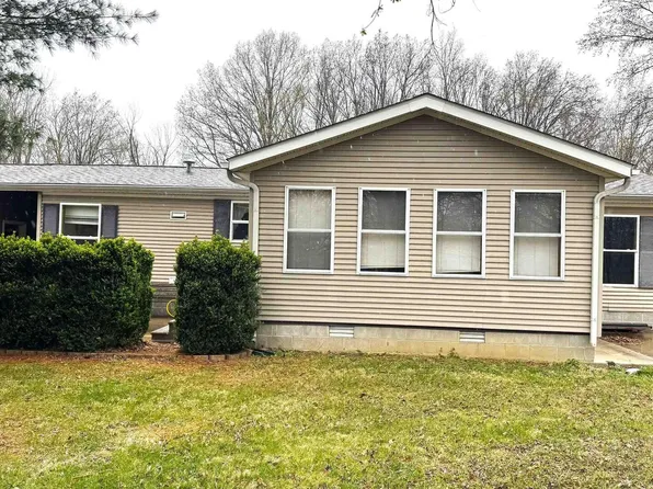 325 Lincoln St, Hurst, IL 62949