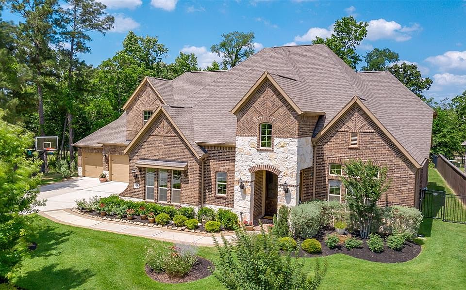Wonderful family home located in fantastic area of Woodforest