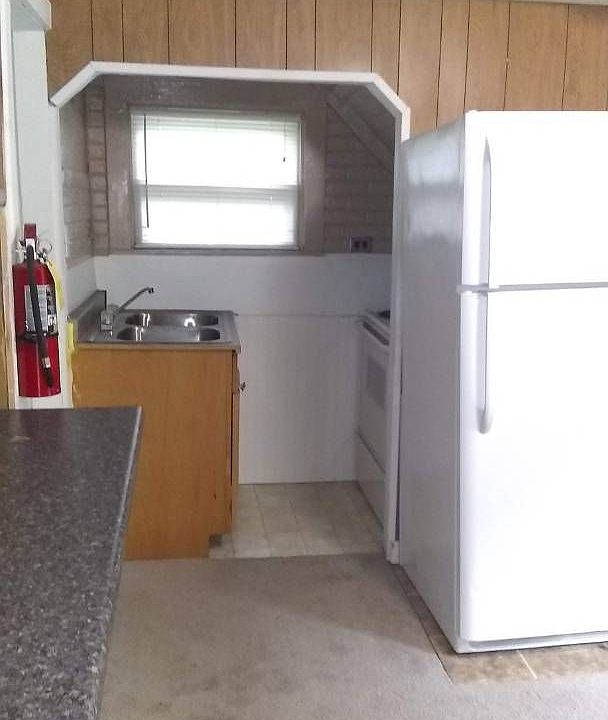 2nd image of 518 W Dominick St Floor 2