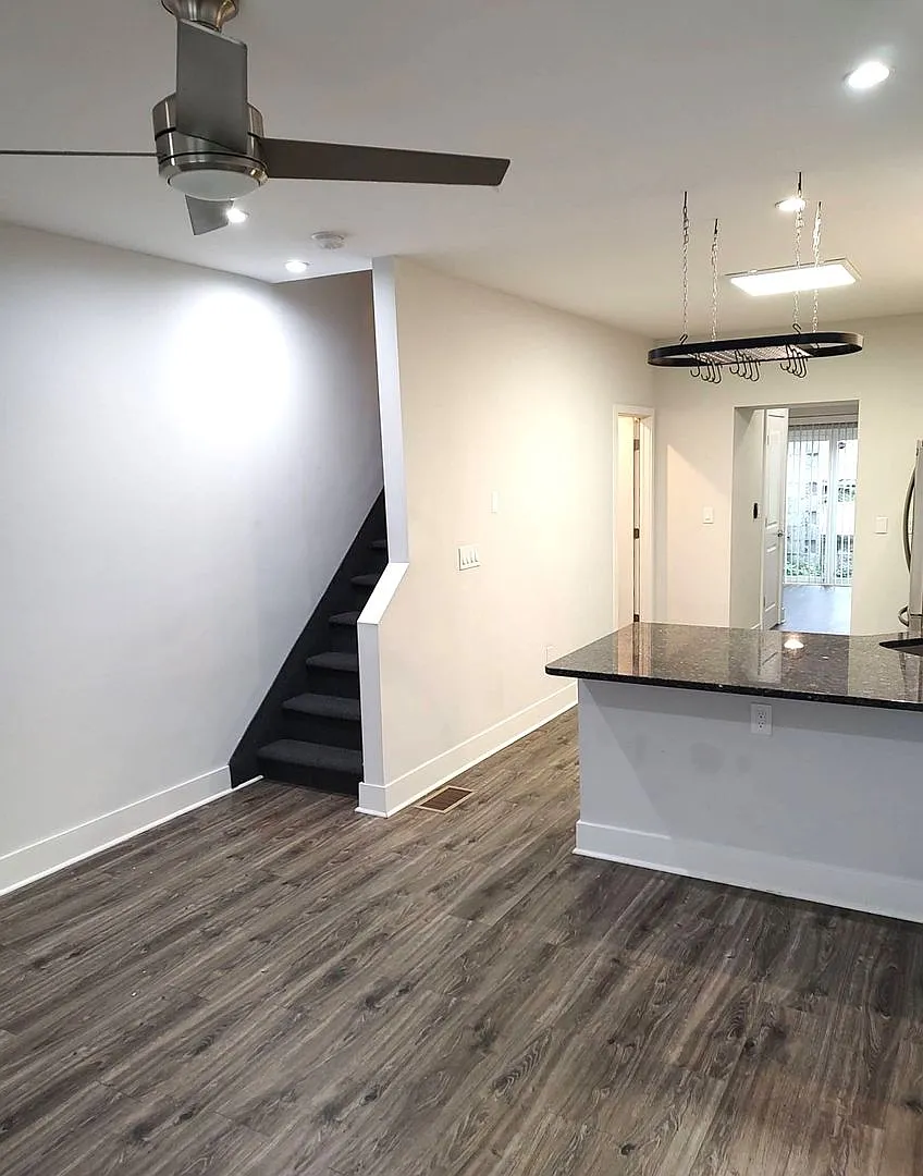 Newly Renovated 3-Bed/2.5-Bath Townhouse in Manayunk! Three Parking Spots Included! — Photo 4
