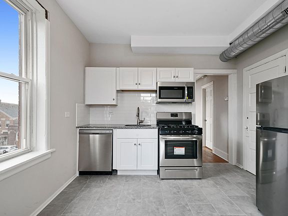 4th image of 2259 S Oakley Ave #2F