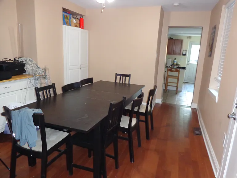 142 Conarroe St — Photo 6