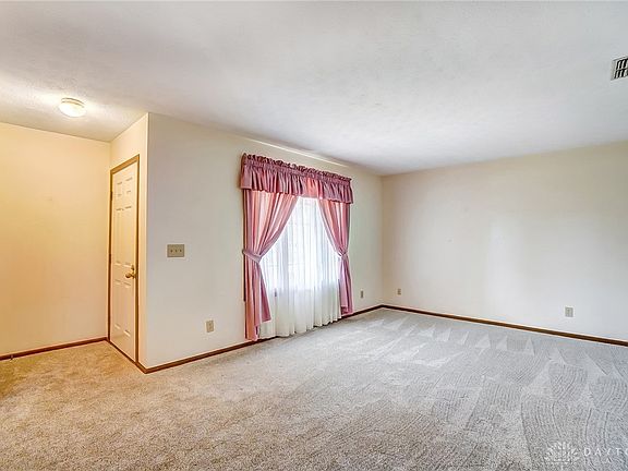 4th image of 6796 Willow Creek Dr