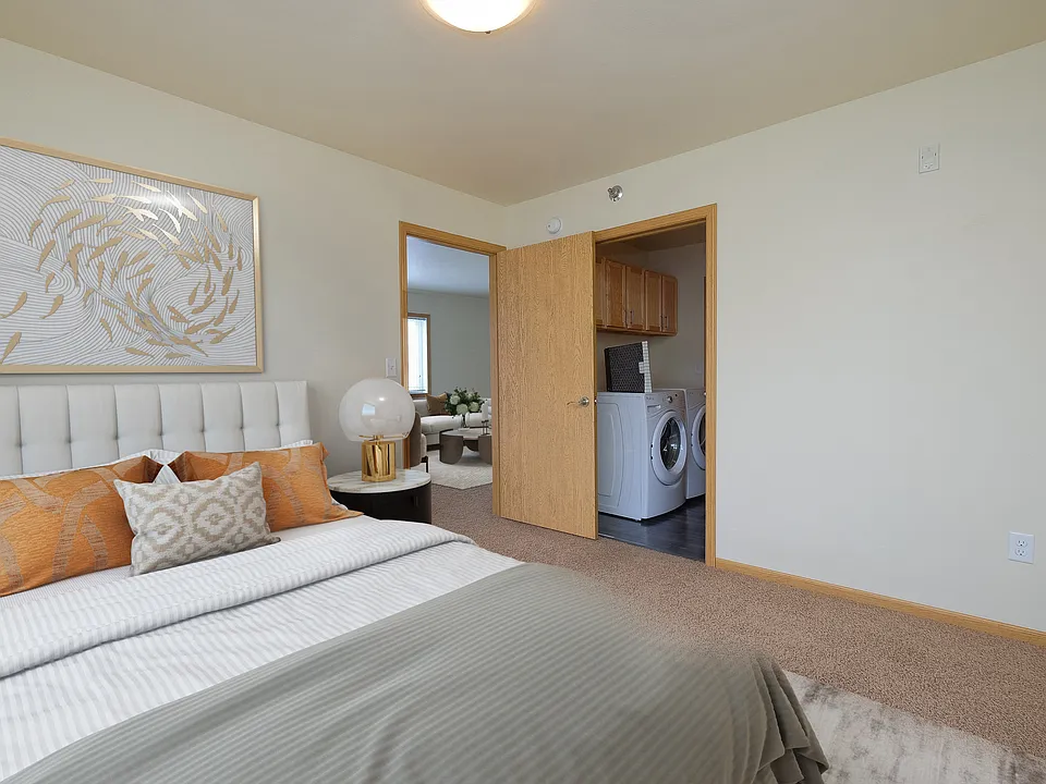 Moorhead, MN Sandy Creek Apartments | Bedroom
