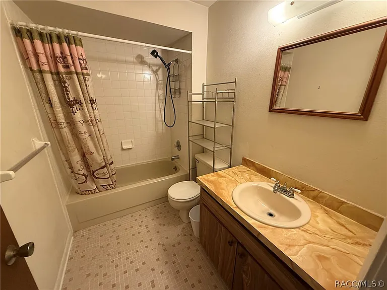 2316 Colby St — Photo 8