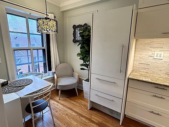 4th image of 2326 N Lincoln Park W APT 3F