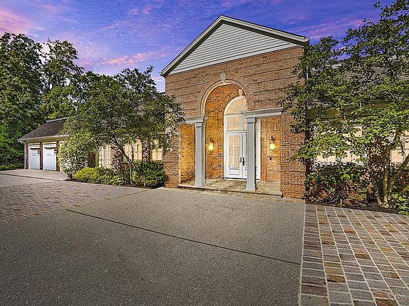 4th image of 35 Weebetook Ln