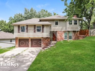 5813 NW Aspen Ln, Kansas City, MO 64152