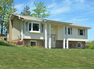 1431 Winwood Dr, Monaca, PA