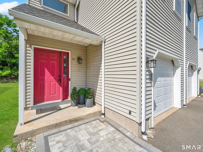 16 Maple St #20 — Photo 27