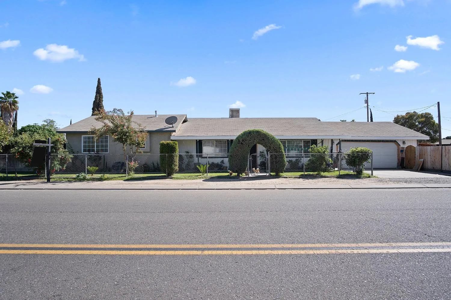 5201 8th St photo 1