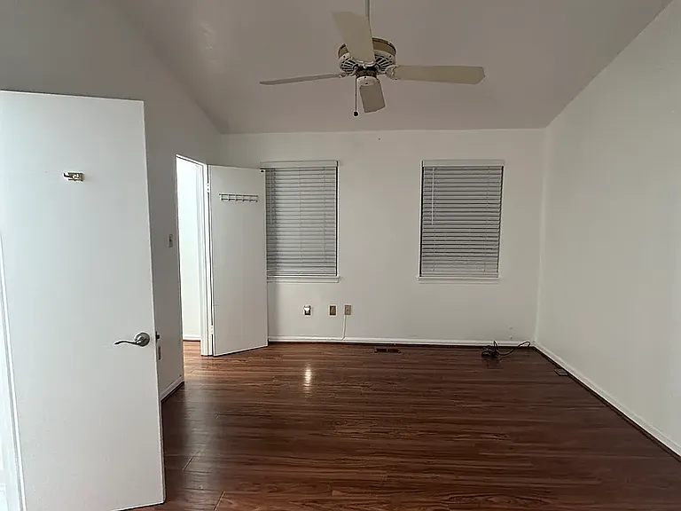 9113 Glenville Rd — Photo 19