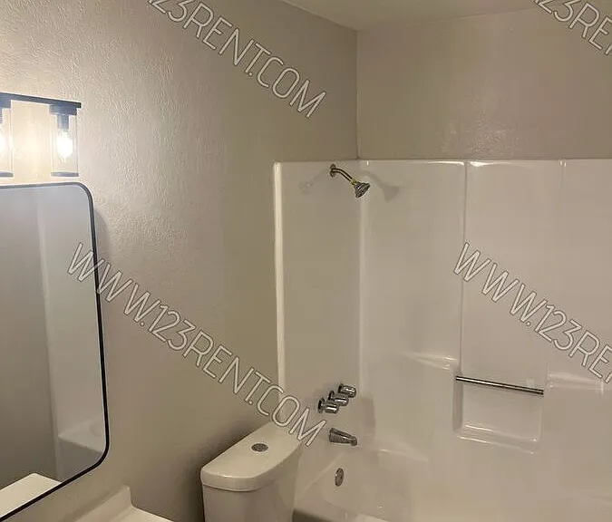 2216 W Avenue K13 — Photo 13