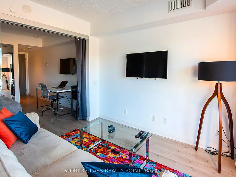 155 Yorkville Ave #519 — Photo 3