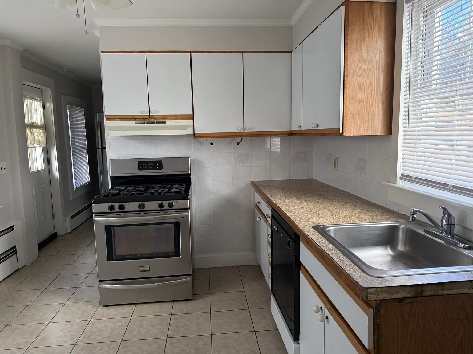2 bed, 1200 sqft, $2,500 — Photo 4