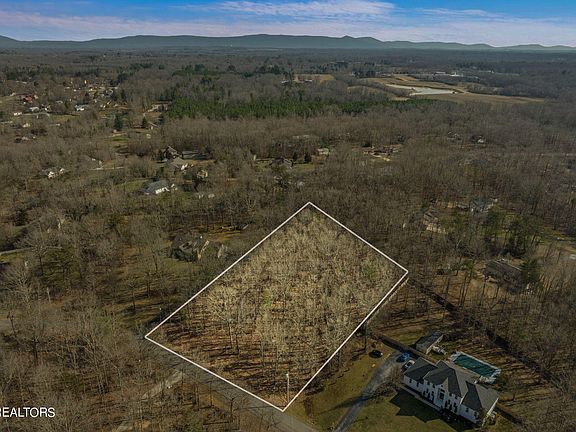 2nd image of Laurel Cir