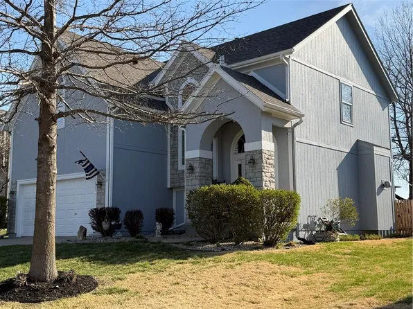 5929 Lone Elm Rd, Shawnee, KS 66218