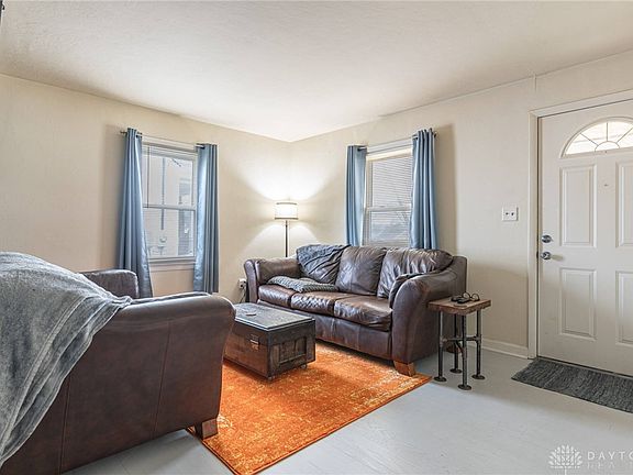 3rd image of 4206 Jewell St