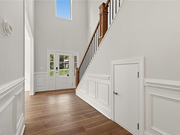 2nd image of 201 Indian Wells Cir