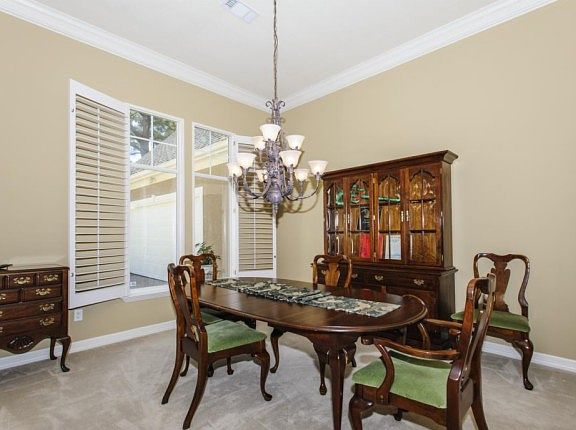 4th image of 171 Sunnyvale W