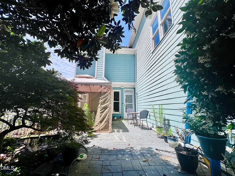 1073 Gold Rock Ln — Photo 35