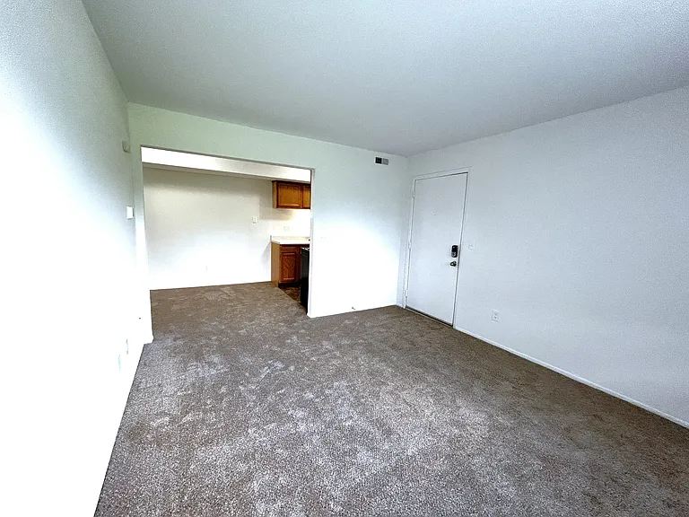 Charter Oaks Apartments — Photo 49