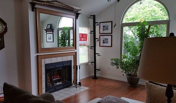 3rd image of 2391 Hooverside Ln