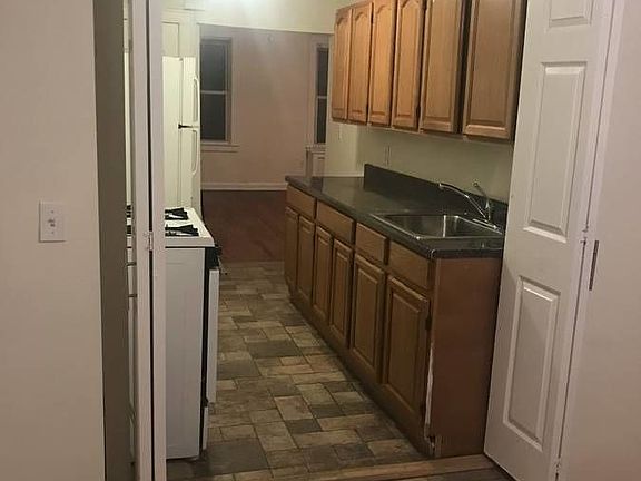 4th image of 39-70 46th St #2