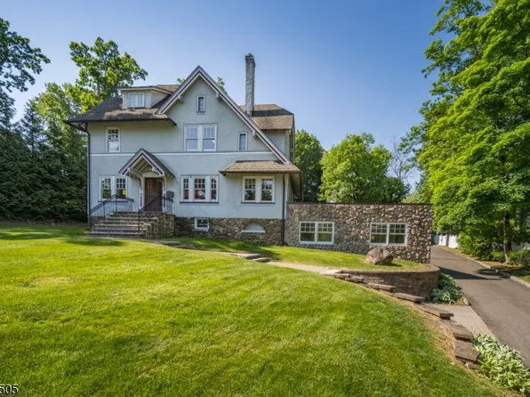 135 Watchung Ave, Chatham Boro, NJ 07928