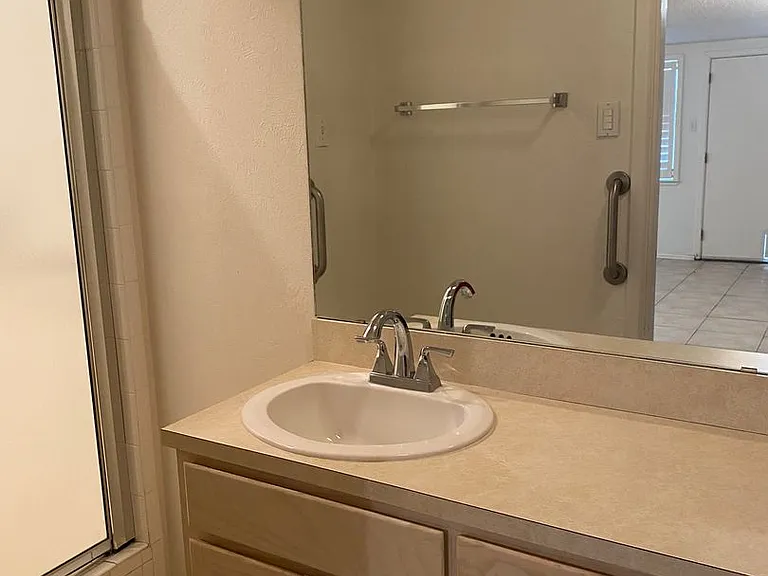 1702 Bonham Ave — Photo 18