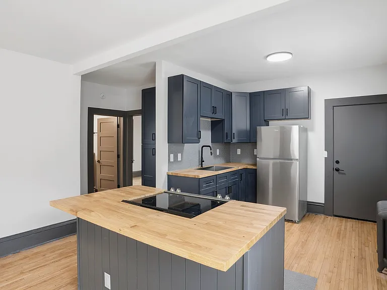 3433 Portland Ave #1 — Photo 2